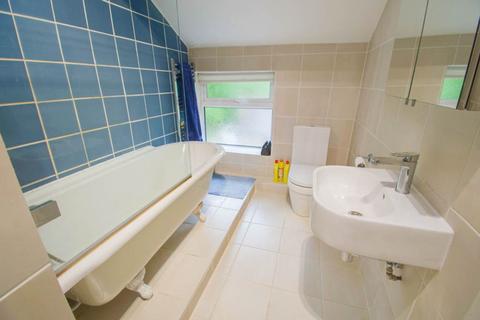 22 Adlington Road, Bollington, Macclesfield, SK10 5JT