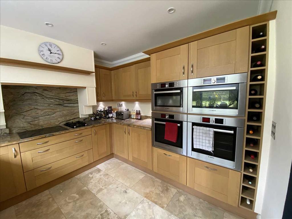 Kitchen/Dining Area