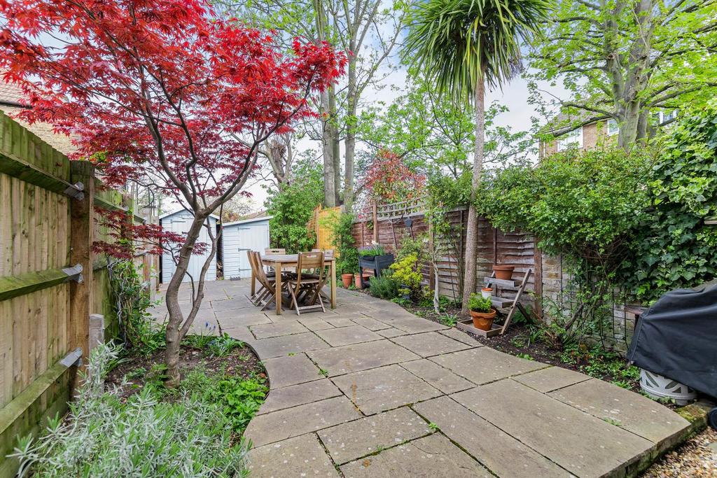 Hydethorpe Road, Balham 1 bed flat £550,000