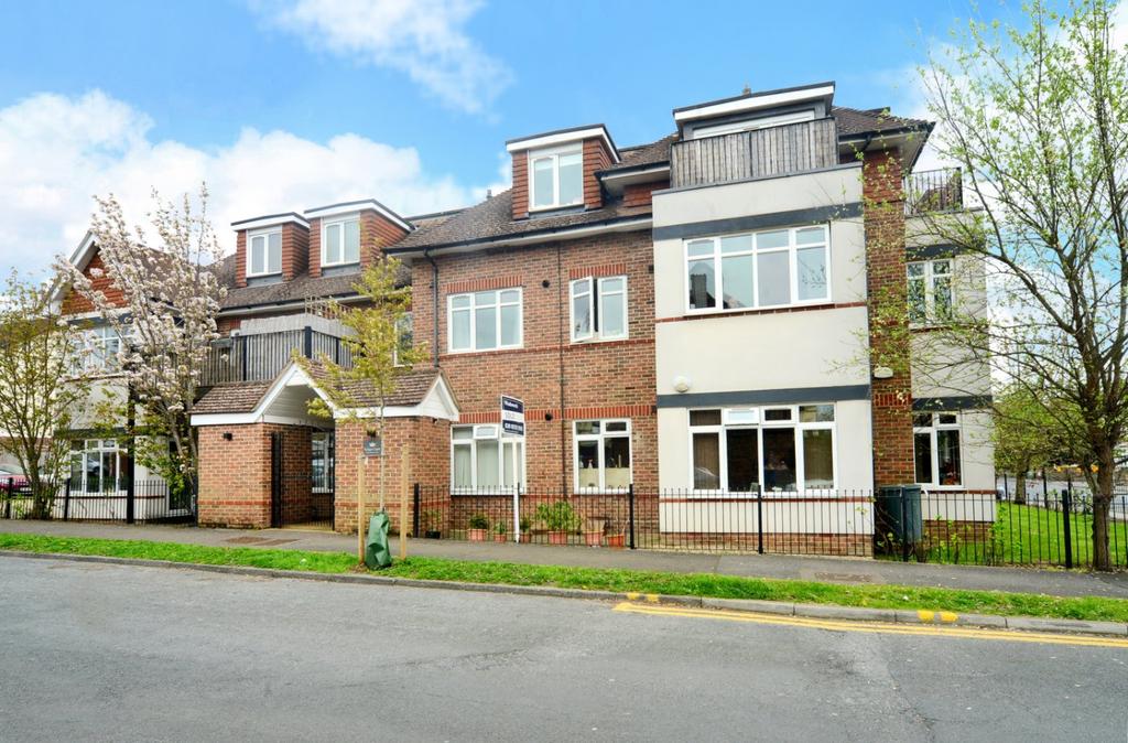 Colborne Way, Worcester Park, KT4 1 bed apartment £265,000