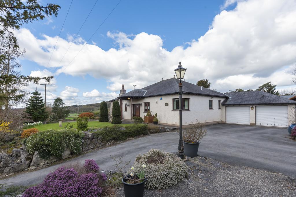 59 The Row Silverdale Carnforth LA5 0UG 3 bed detached bungalow