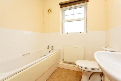 22 Admiral Gardens, Blackpool, FY2 9LR