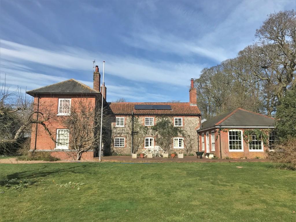 Cley Road, Holt, Norfolk 4 bed detached house £3,150 pcm (£727 pw)