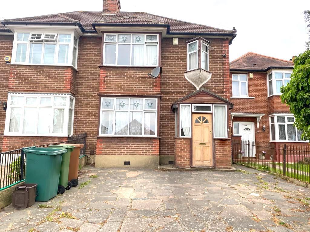 Road, Worcester Park, KT4 4 bed semidetached house £1,950