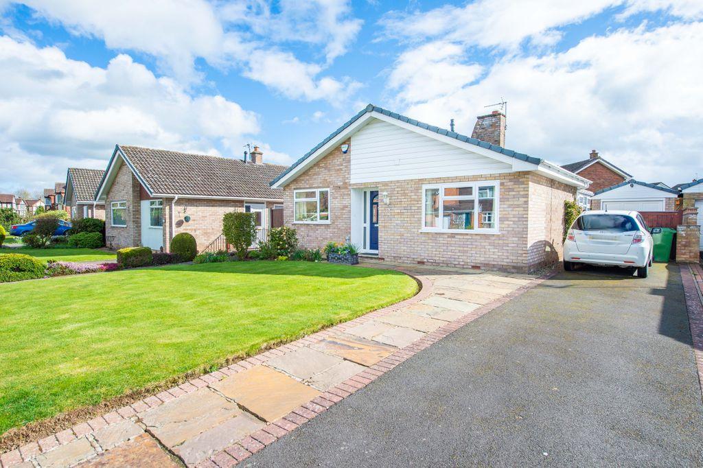 Carmen Avenue, Shrewsbury SY2 5NR 2 bed detached bungalow £320,000