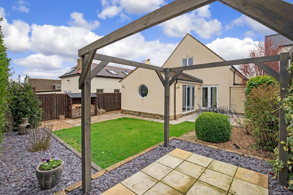 Wrexham Road, Burley in Wharfedale 3 bed link detached house £475,000