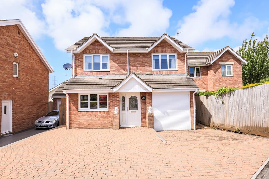 17 Maes Y Fedwen, Broadlands... 4 bed detached house £340,000
