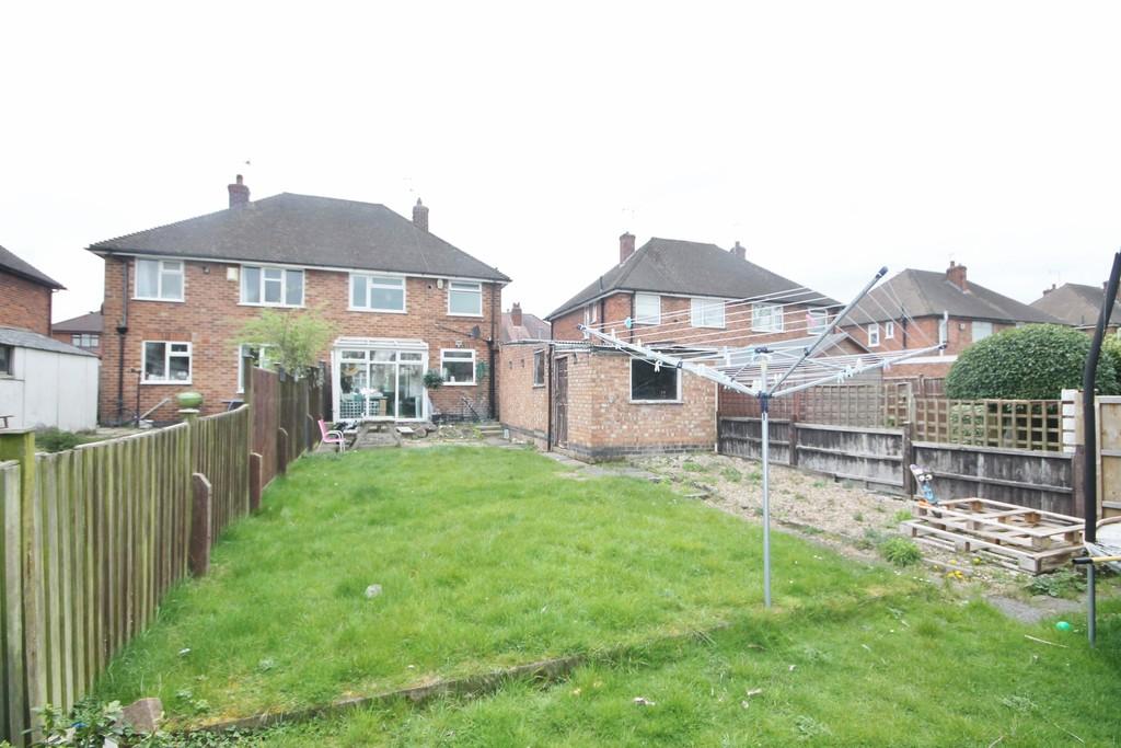 Edward Avenue, Leicester 3 bed semidetached house £260,000