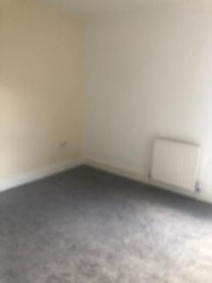 3 bedroom terraced house to rent, Midland Road, Luton LU2