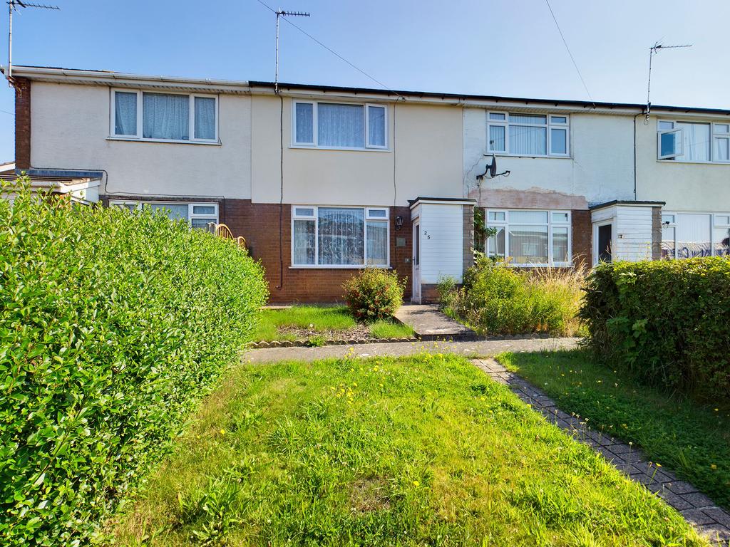 Clifton Road, Blackpool, FY4 2 bed terraced house £98,500