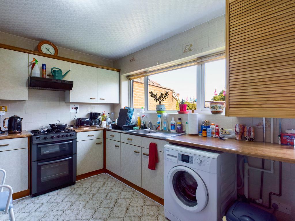 Clifton Road, Blackpool, FY4 2 bed terraced house £98,500