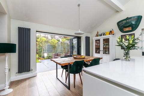 8 Rewlands Drive, Winchester, SO22 6PA
