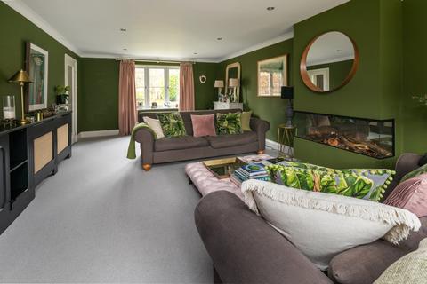 8 Rewlands Drive, Winchester, SO22 6PA