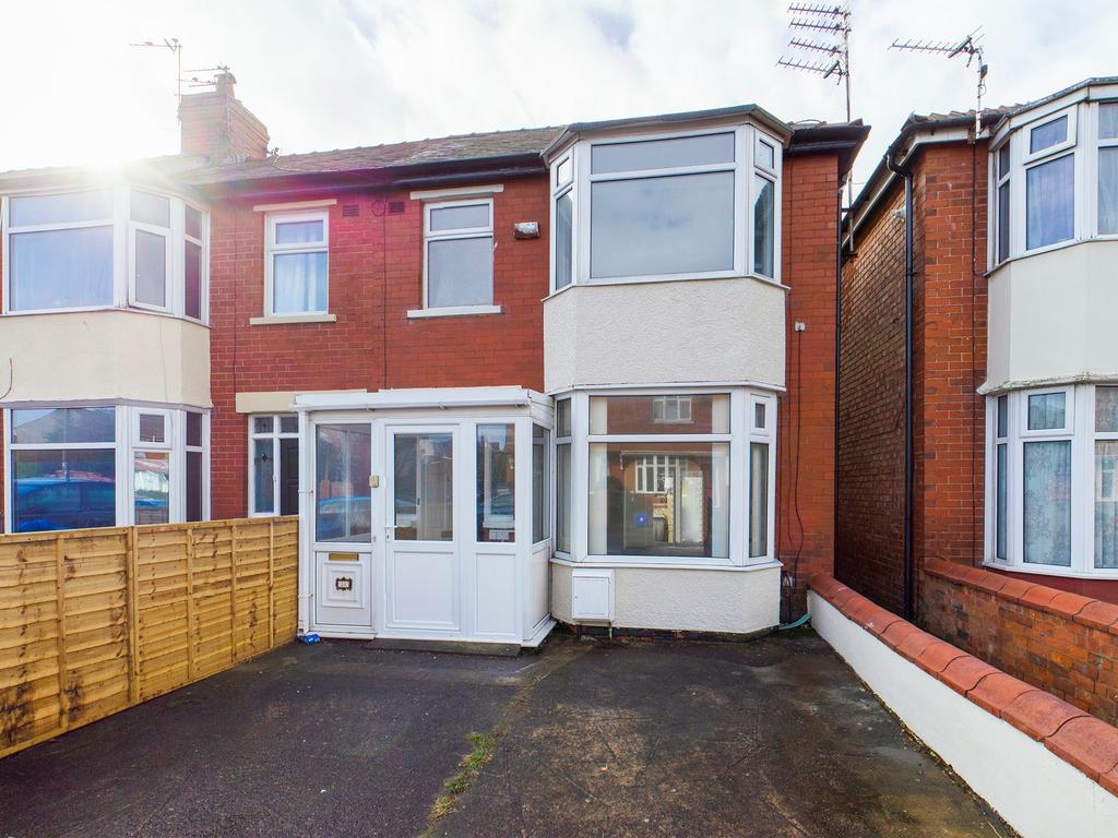 Stoke Avenue, Blackpool, FY1 3 bed end of terrace house £120,000