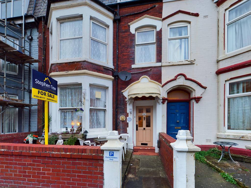 Osborne Road, Blackpool, FY4 11 bed terraced house £140,000