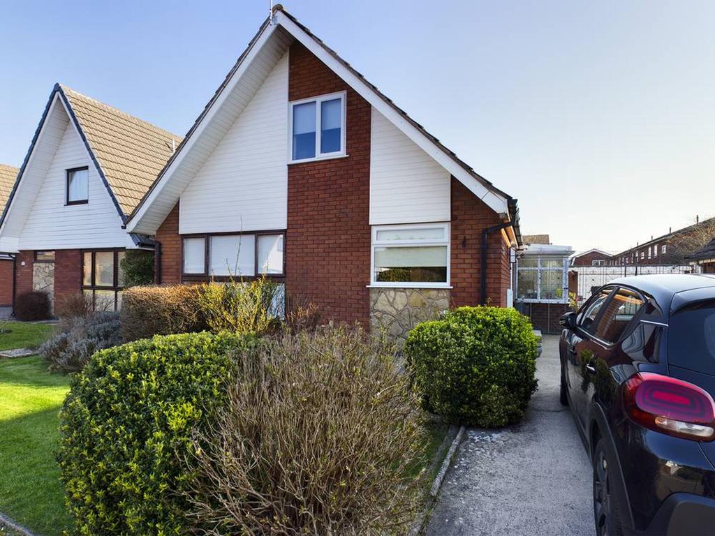 Avondale Crescent, Blackpool, FY4 4 bed detached house £190,000