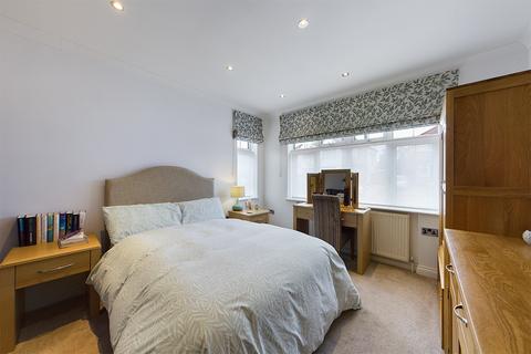 80 North View, Pinner, HA5 1PF