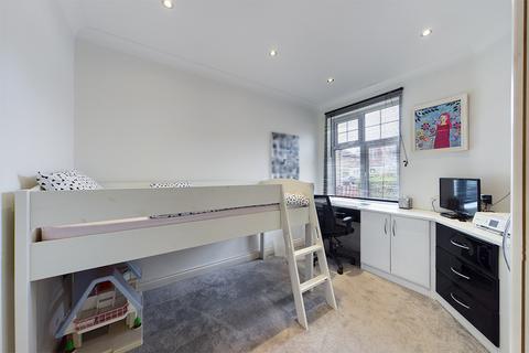 80 North View, Pinner, HA5 1PF
