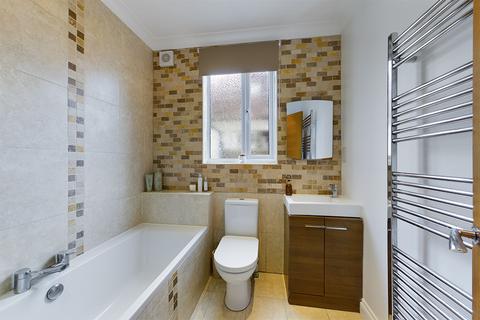 80 North View, Pinner, HA5 1PF
