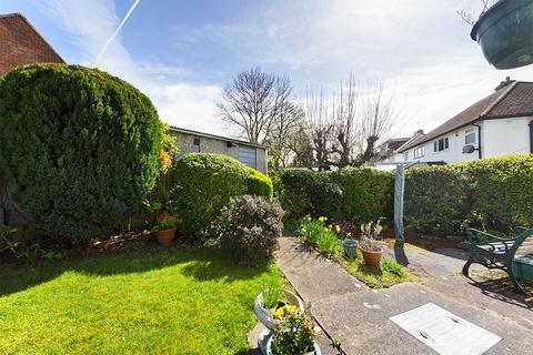 49 Pine Gardens, Ruislip, HA4 9TS