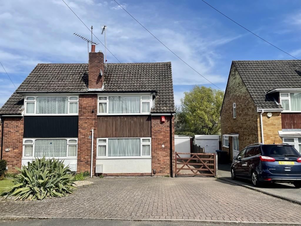 Epsom Road Rugby CV22 7PF 3 bed semidetached house £225,000