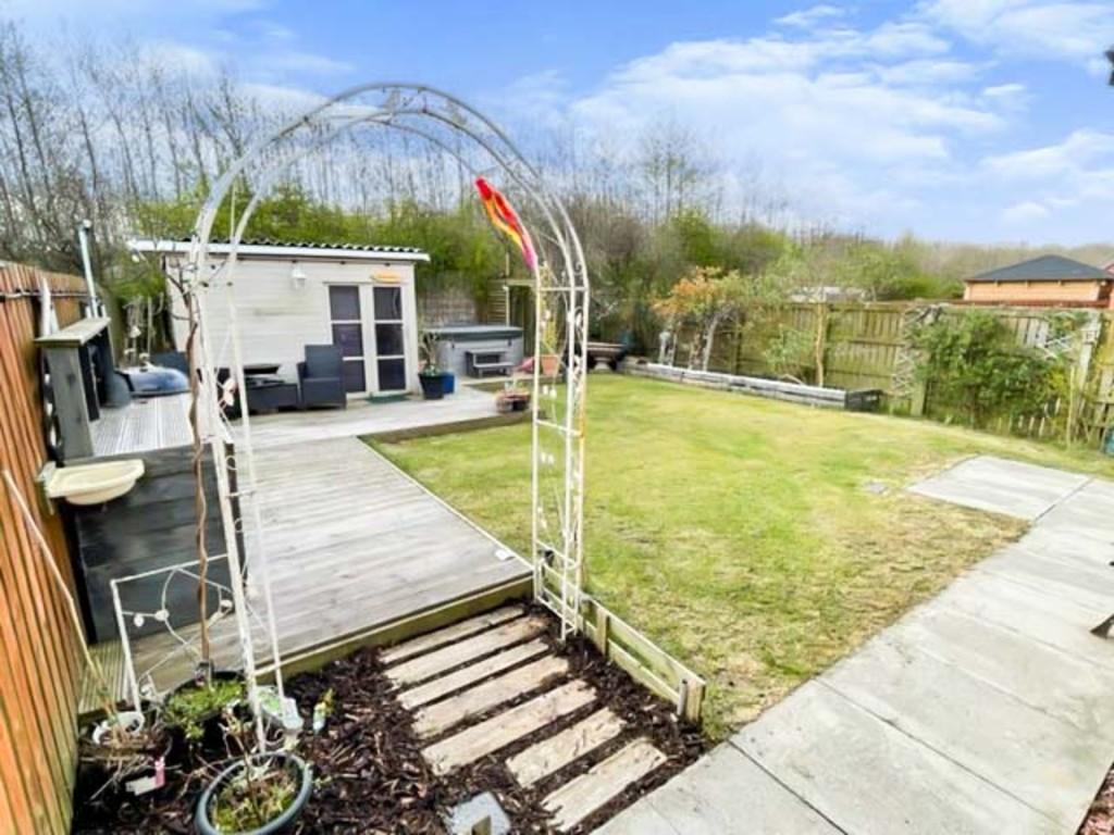 Jamphlars Place, Cardenden, Lochgelly 3 bed detached house £175,000