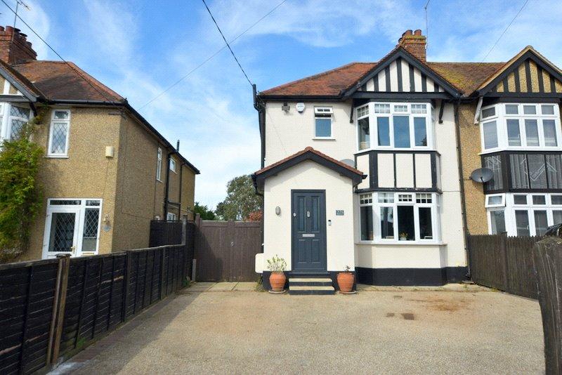 Blind Lane, Flackwell Heath, Buckinghamshire, HP10 3 bed semidetached house for sale £585,000