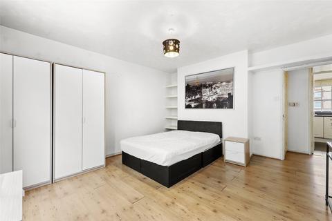 4 bedroom flat to rent, Islip Street, Kentish Town, London