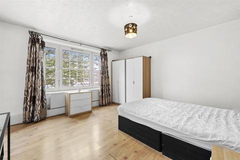 4 bedroom flat to rent, Islip Street, Kentish Town, London