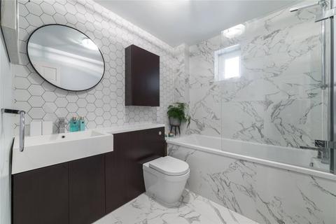 5 Francis Close, London, E14 3DE