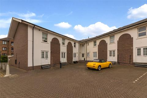 5 Francis Close, London, E14 3DE