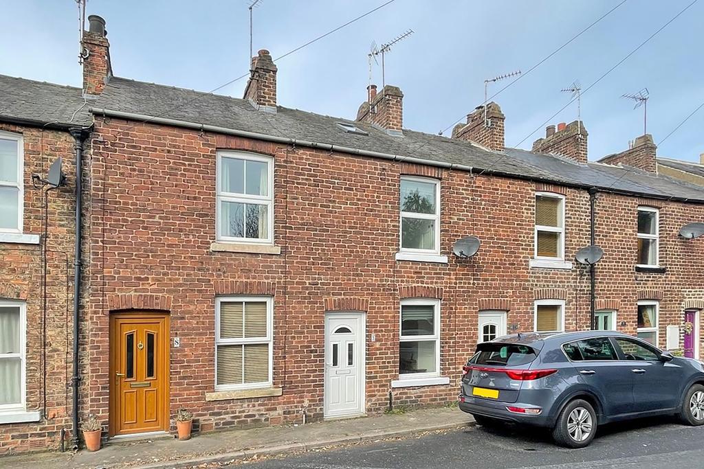 Ure Bank Top, Ripon, HG4 2 bed terraced house for sale £160,000