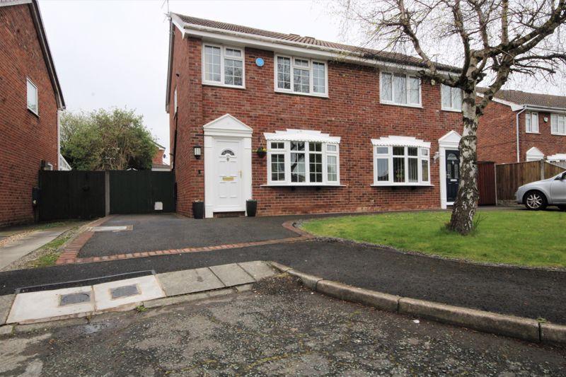 Summertrees Avenue, Greasby 3 bed semidetached house for sale £239,950