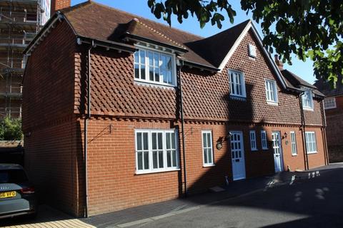 2 bedroom cottage to rent, 6a De Walden Mews, Meads