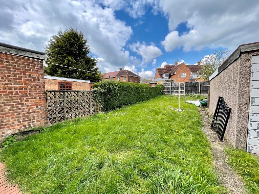 West Glebe Road, Corby, NN17 3 bed semi-detached house - £229,950