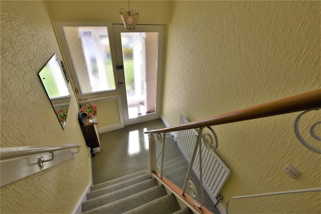 Oak Road, Oldbury, West Midlands, B68 3 bed semidetached house £250,000