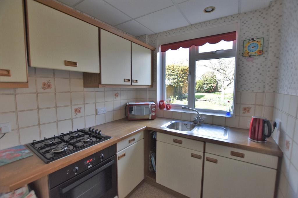Oak Road, Oldbury, West Midlands, B68 3 bed semidetached house £250,000