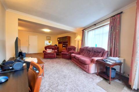 108 Tachbrook Road, Feltham, TW14 9NX