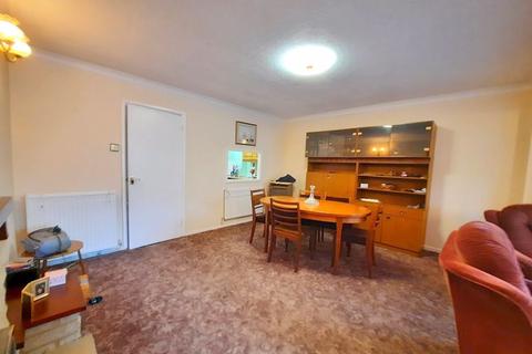 108 Tachbrook Road, Feltham, TW14 9NX