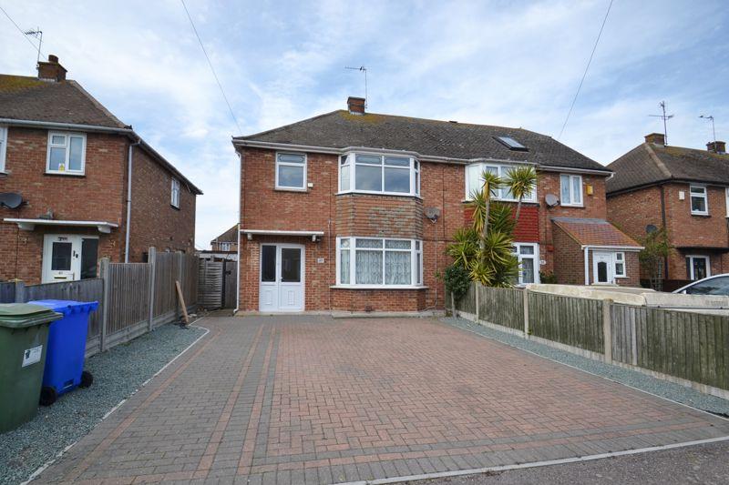 St. Agnes Gardens, Sheerness 3 bed semidetached house £280,000