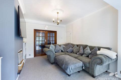 114 Beauly Way, Rise Park, Romford, RM1 4XR