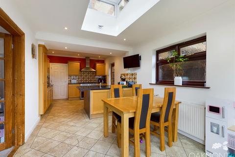 114 Beauly Way, Rise Park, Romford, RM1 4XR