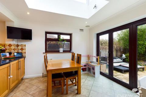 114 Beauly Way, Rise Park, Romford, RM1 4XR