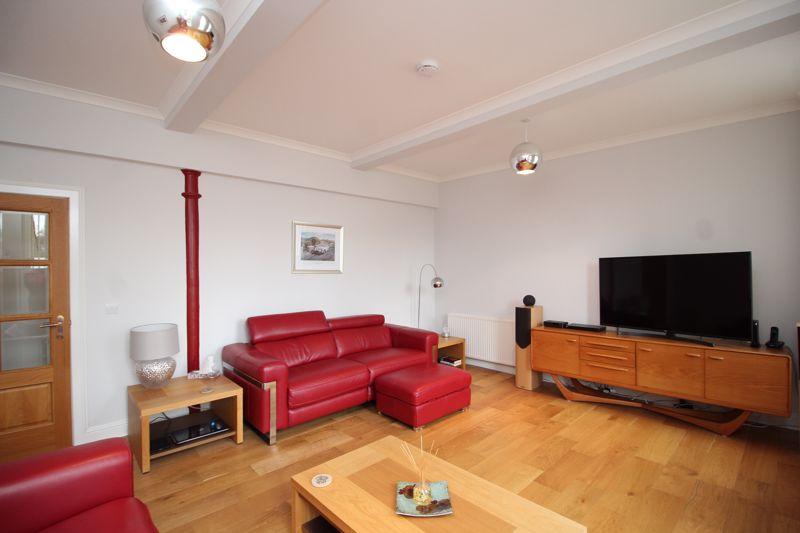 Allen Court, Kirkcaldy 2 bed flat £179,950