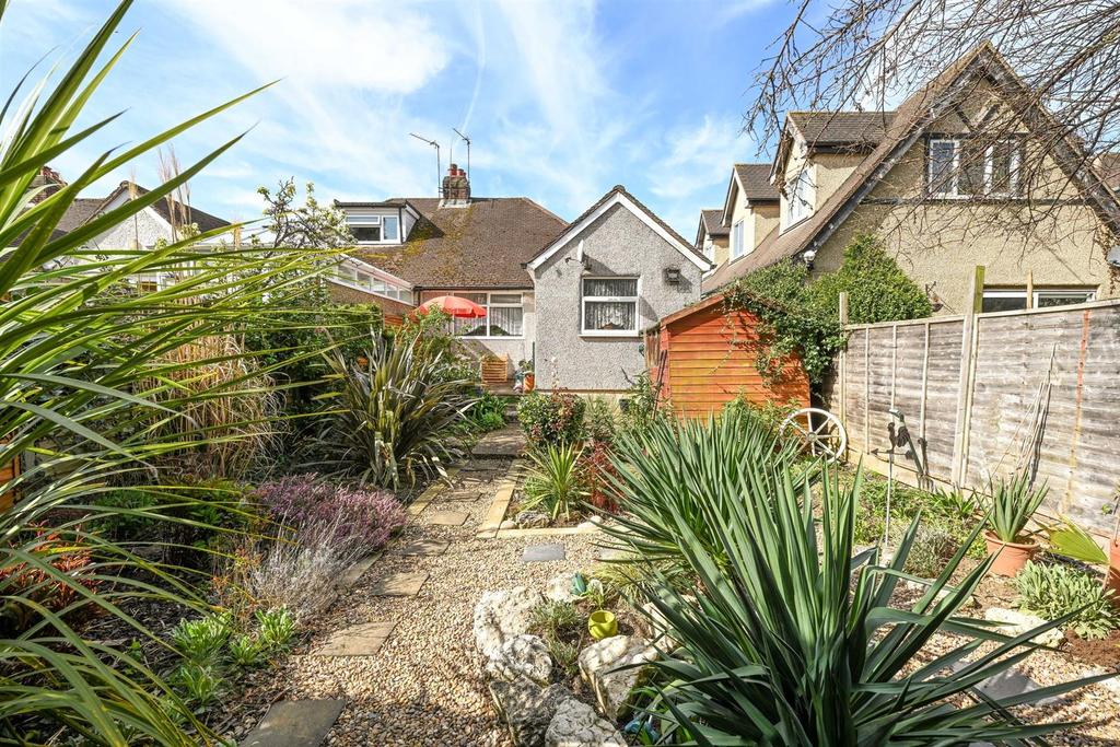 Rosemary Avenue, West Molesey 2 bed semidetached bungalow £500,000