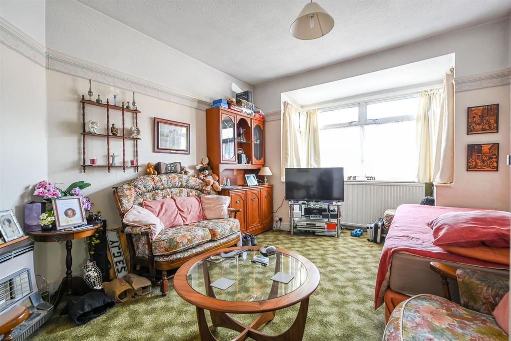 Rosemary Avenue, West Molesey 2 bed semidetached bungalow £500,000