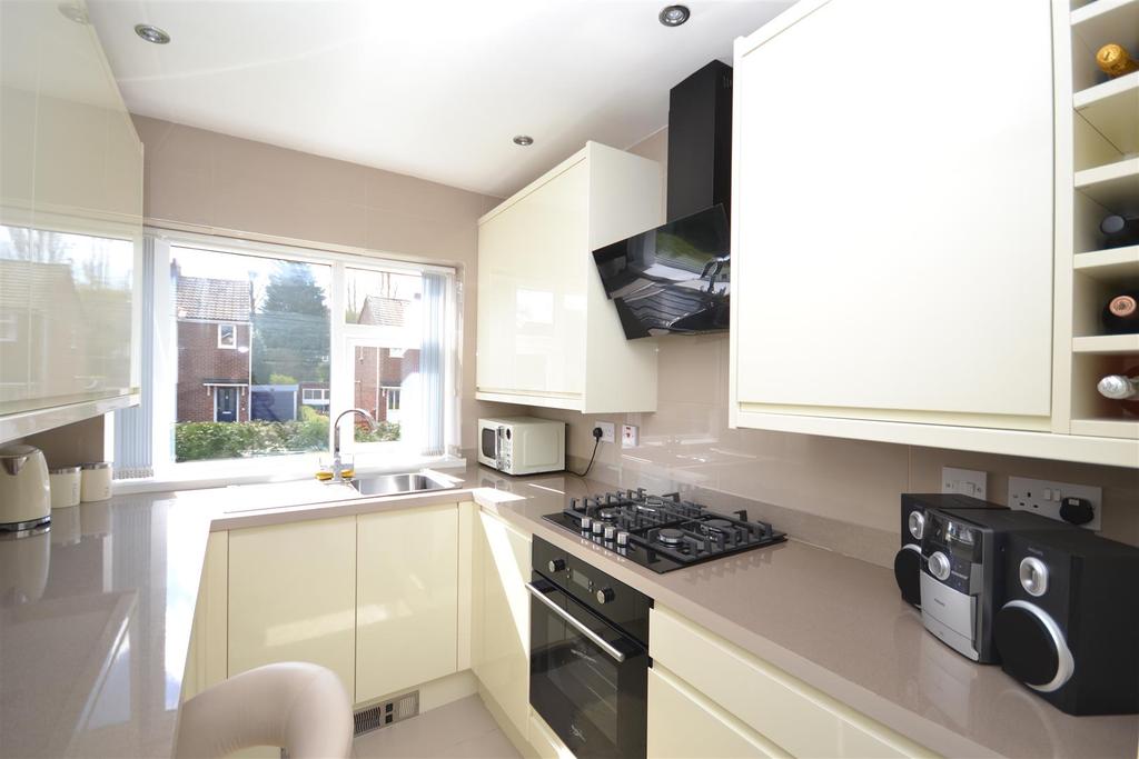 8richmondway KITCHEN.JPG