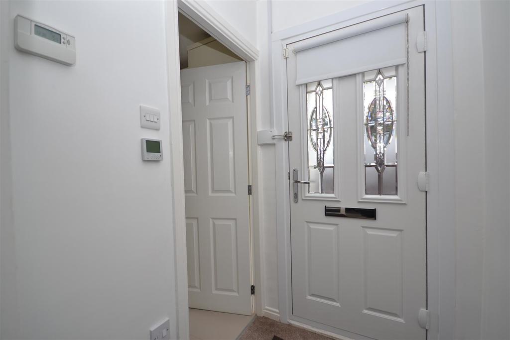 8richmondway HALL.JPG