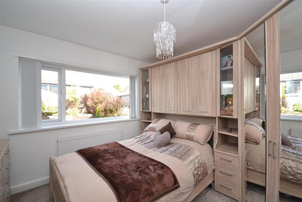 8richmondway BEDROOM1.JPG