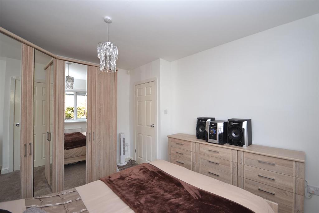 8richmondway BEDROOM1 VIEW2.JPG